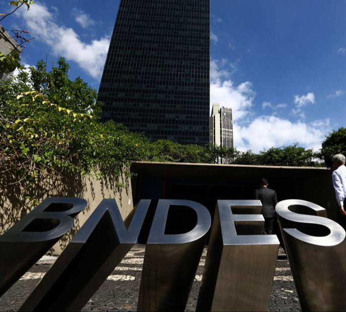 Fachada da sede do Banco Nacional de Desenvolvimento Economico e Social (BNDES) no centro do Rio de Janeiro