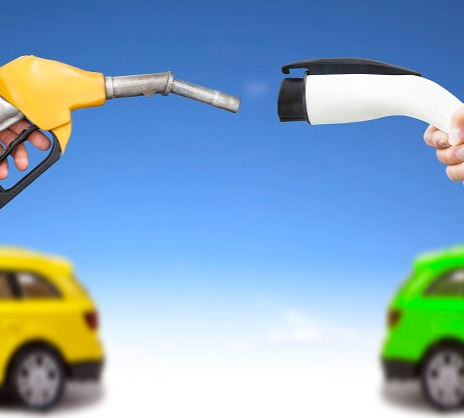 Elétrico vs combustão: como calcular o custo total do carro